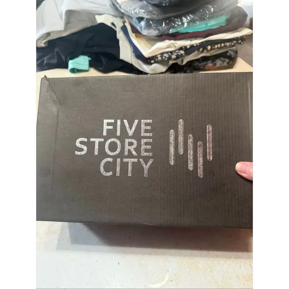 Five Store City Men’s Chukka Black Faux Leather  Boots Sz 42 (9) NIB